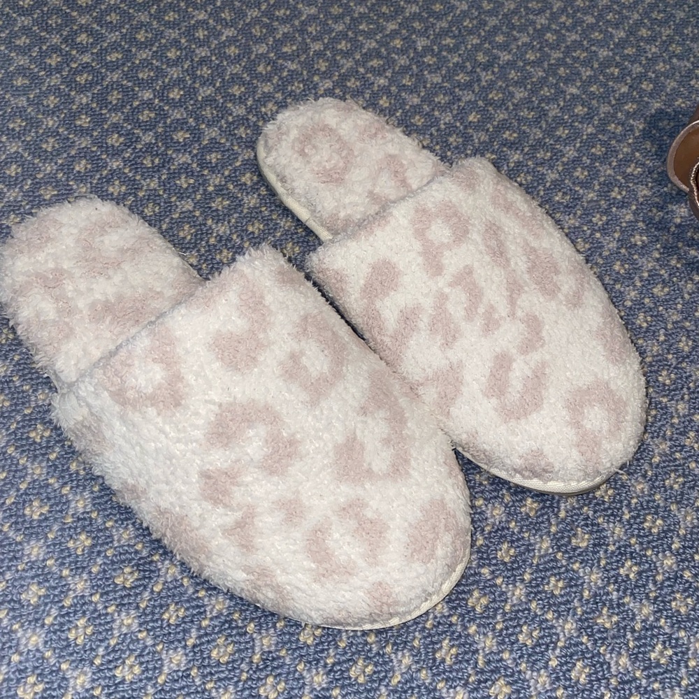 Barefoot dreams slippers